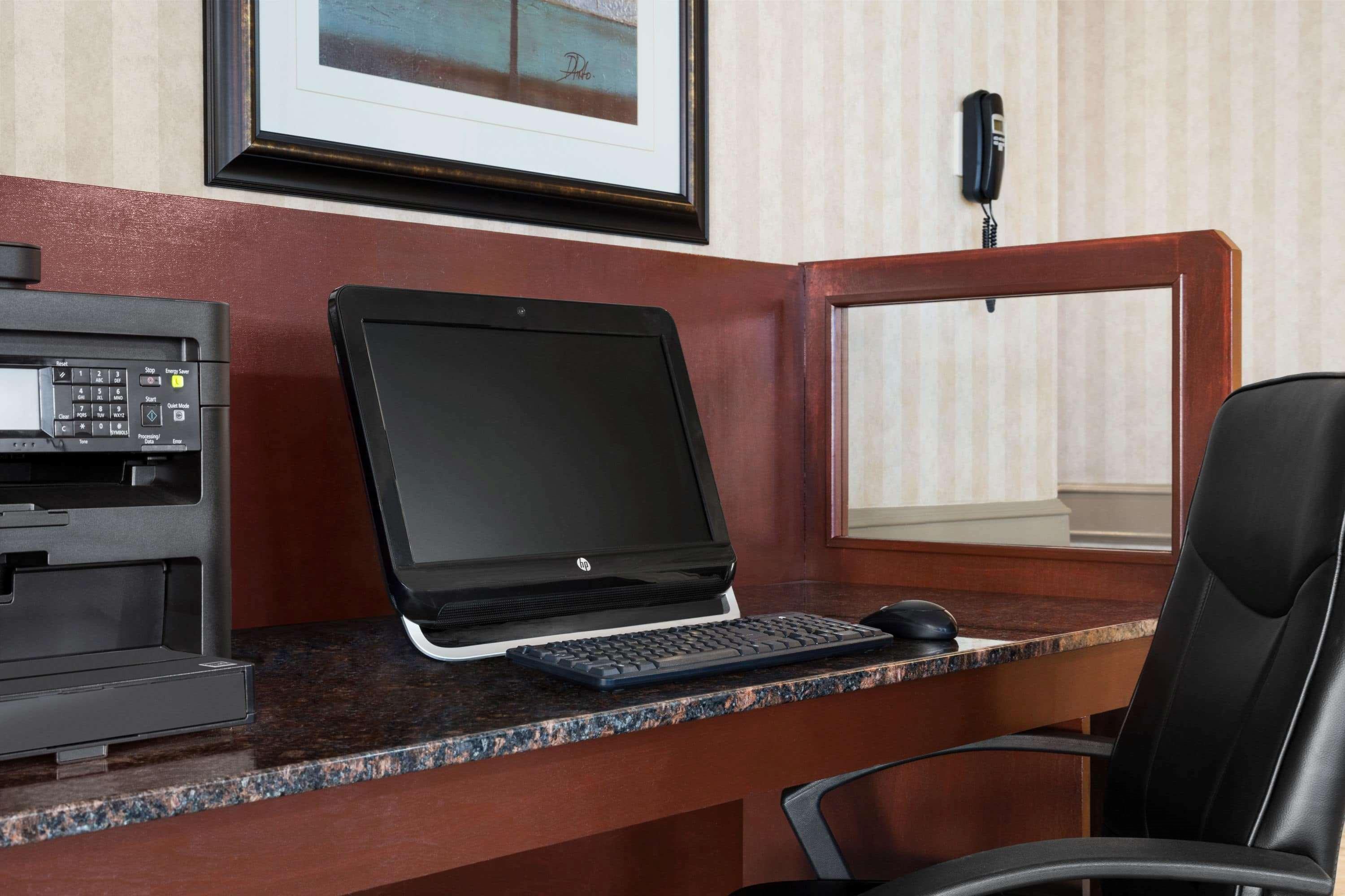 Travelodge By Wyndham Lloydminster Bagian luar foto