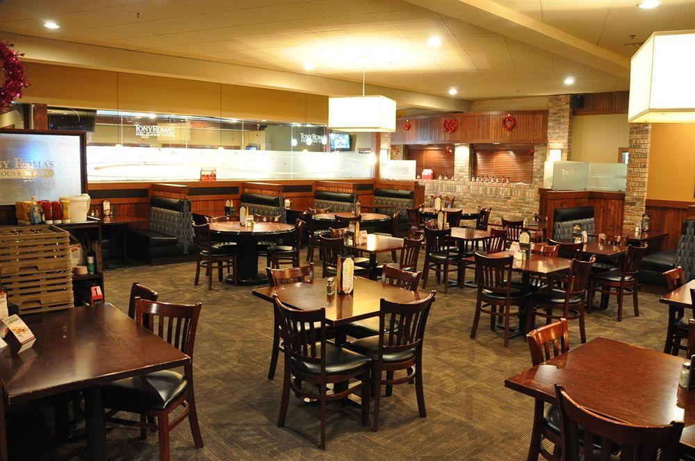 Travelodge By Wyndham Lloydminster Bagian luar foto