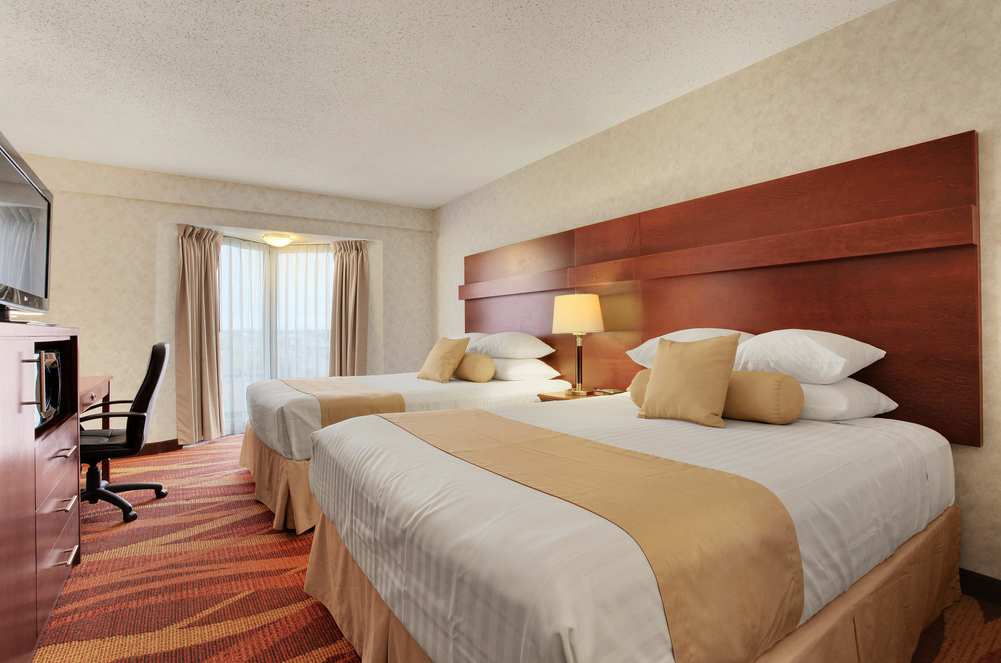 Travelodge By Wyndham Lloydminster Bagian luar foto