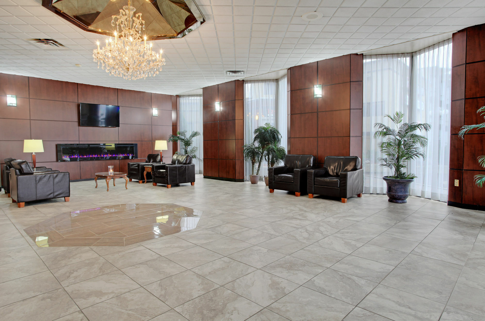 Travelodge By Wyndham Lloydminster Bagian luar foto